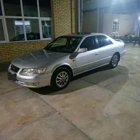 Toyota Camry 2000