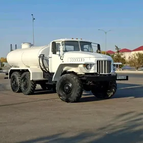 Ural 4320 1990
