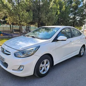 Hyundai Accent 2012