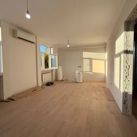 10 мкр 4 ком 2 этаж