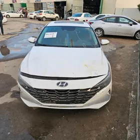 Hyundai Elantra 2021