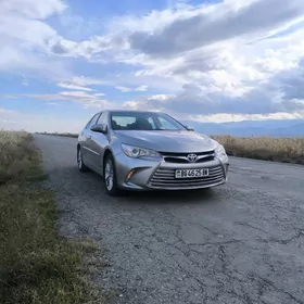 Toyota Camry Hybrid 2017