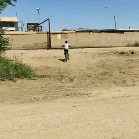 пустой земельный участок за мо