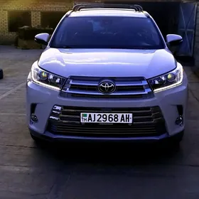 Toyota Highlander 2019