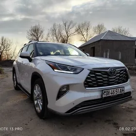 Toyota Highlander 2024