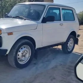 Lada Niva 2015