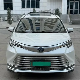 Toyota Sienna 2021