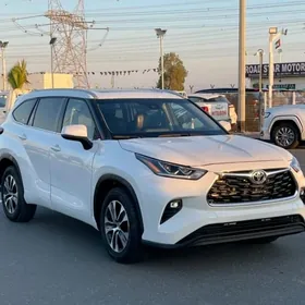 Toyota Highlander 2021