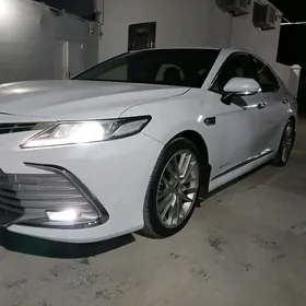 Toyota Camry 2021