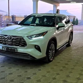 Toyota Highlander 2022