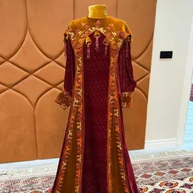 Gyzyl gulli pombah bılen tulky