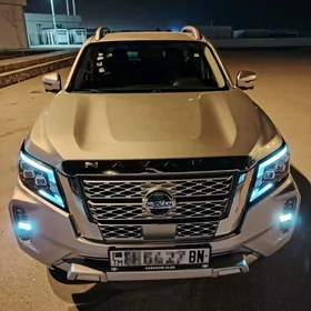 Nissan Navara 2024