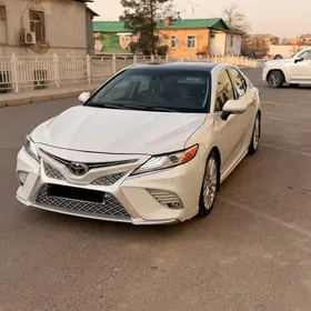 Toyota Camry 2018