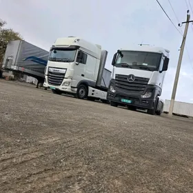 Mercedes-Benz ACTROS 3331 2015
