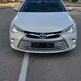 Toyota Camry 2015