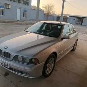 BMW E39 2001