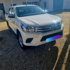 Toyota Hilux 2020