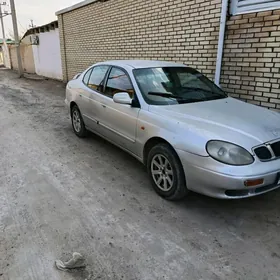 Daewoo Leganza 2000