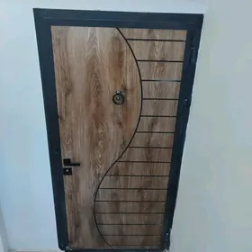 входная дверь