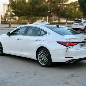 Lexus ES 2022