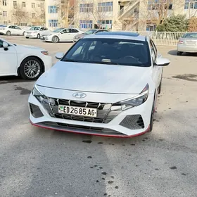 Hyundai Elantra 2022
