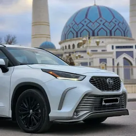 Toyota Highlander 2023