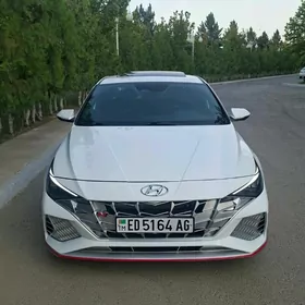 Hyundai Elantra 2022
