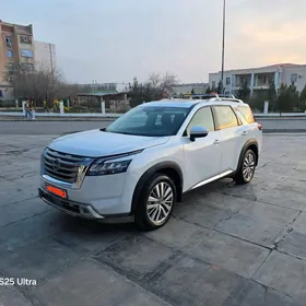 Nissan Pathfinder 2024