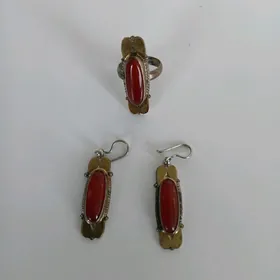 kúmúś ýúzine gyzyl çaýylan