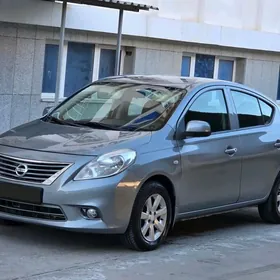 Nissan Versa 2012