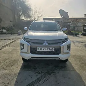 Mitsubishi L200 2022