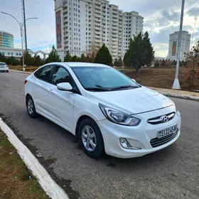 Hyundai Accent 2012