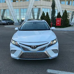 Toyota Camry 2018