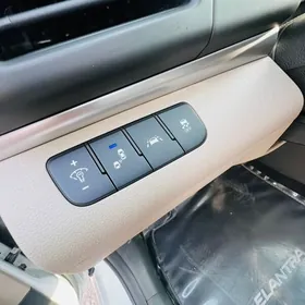 Hyundai Elantra 2019