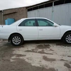 Toyota Camry 1999