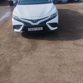 Toyota Camry 2022