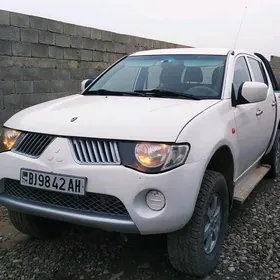 Mitsubishi L200 2009