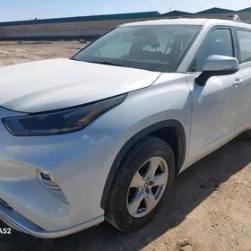 Toyota Highlander 2021