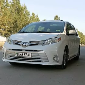 Toyota Sienna 2019