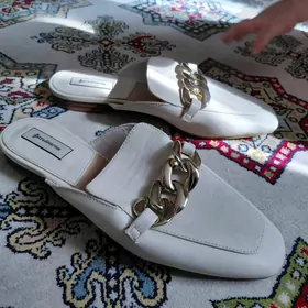 Женская обувь