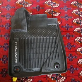 HIGHLANDER 2014-2019 коврик