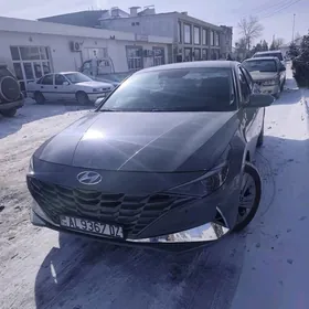 Hyundai Elantra 2022