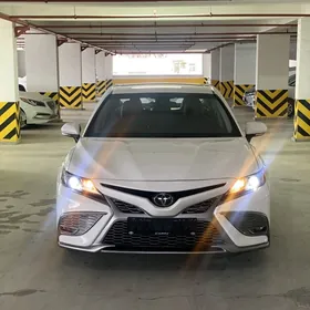 Toyota Camry 2021
