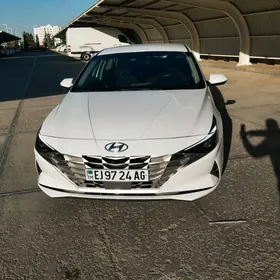 Hyundai Elantra 2022