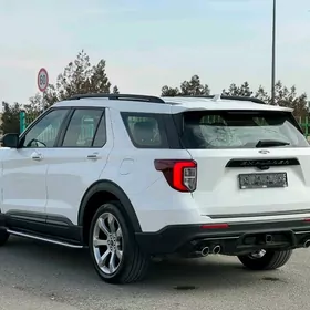 Ford Explorer 2021