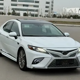 Toyota Camry 2020