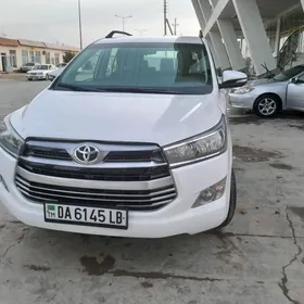 Toyota Innova 2021