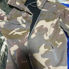 продам куртку в идеальном сост