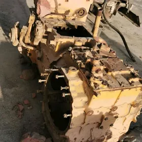 D155 komatsu korobka