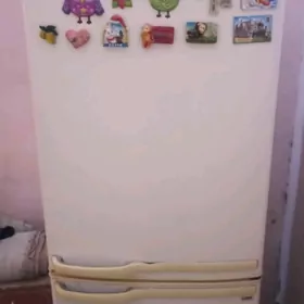 Холодильник Samsung